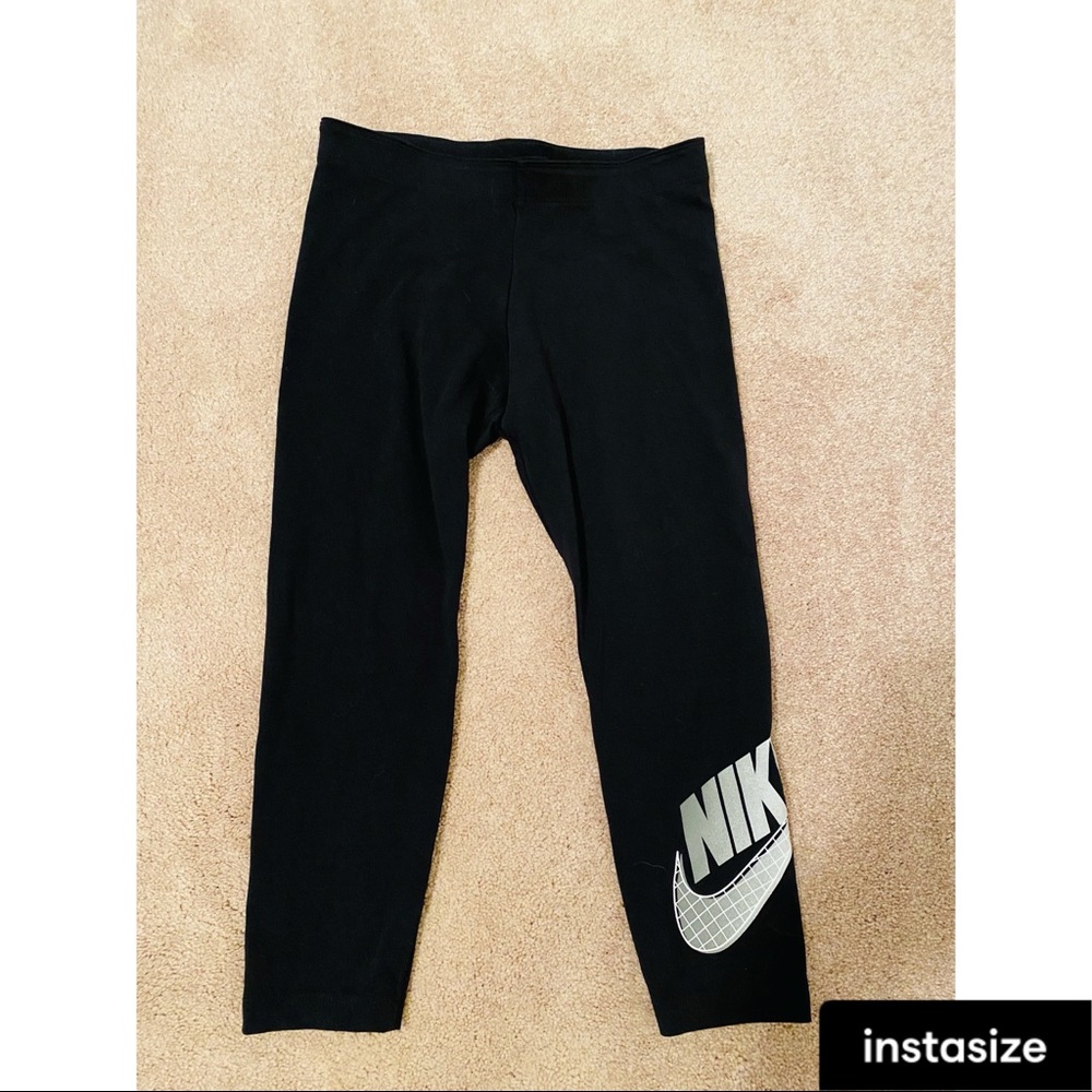 Nike Women’s Cropped Leggings